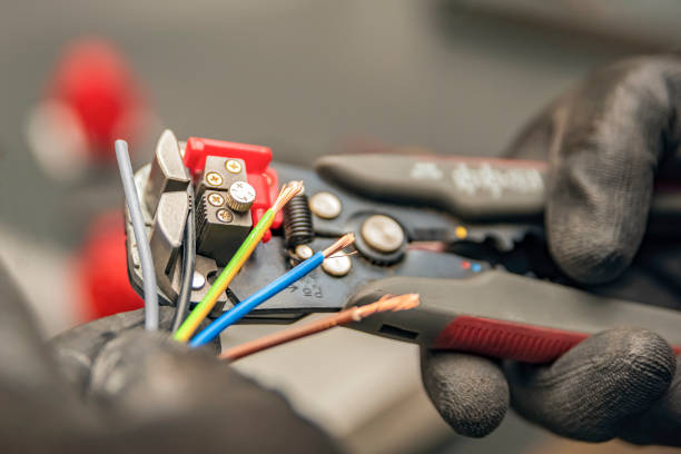 Best Emergency Electrical Repair  in South Milwaukee, WI